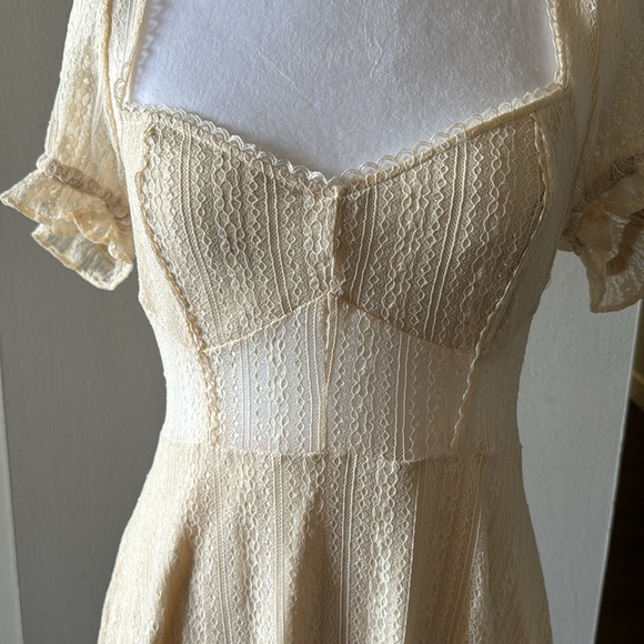 Urban Outfitters Off White Lace Dress - size M - Picture 3 of 5